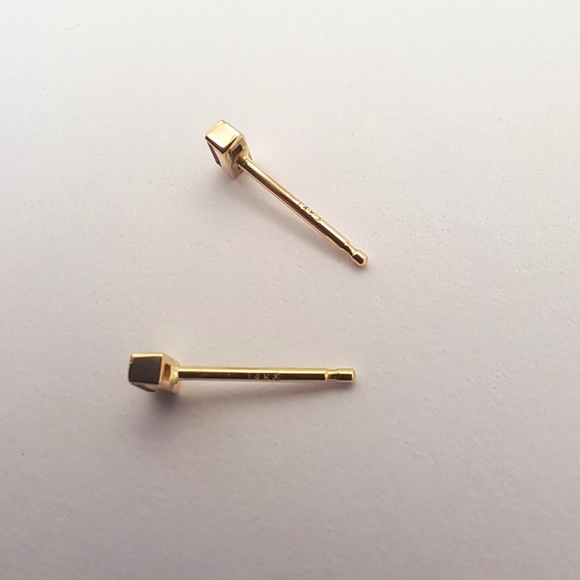 Ruby Baguette Stud Earrings in solid 14k yellow gold, natural gemstone - Picture 8 of 11